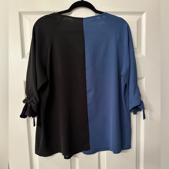 BLOOMCHIC 00 0X XL Half Black Half Blue Blouse W Bows R $29 - Picture 3 of 8